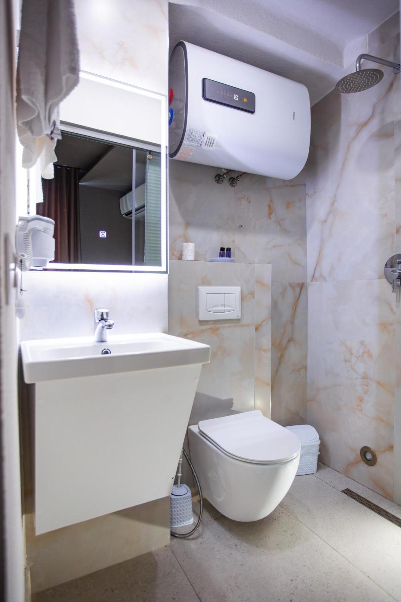 The Bubbles - Jacuzzi Hotel Tiranë Luaran gambar