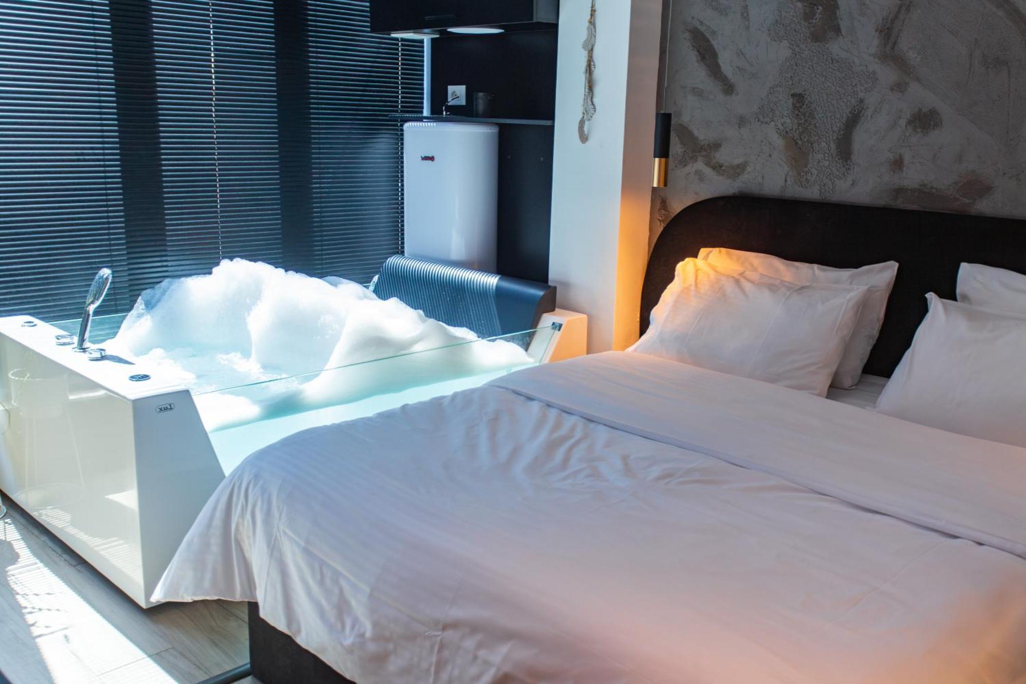 The Bubbles - Jacuzzi Hotel Tiranë Luaran gambar