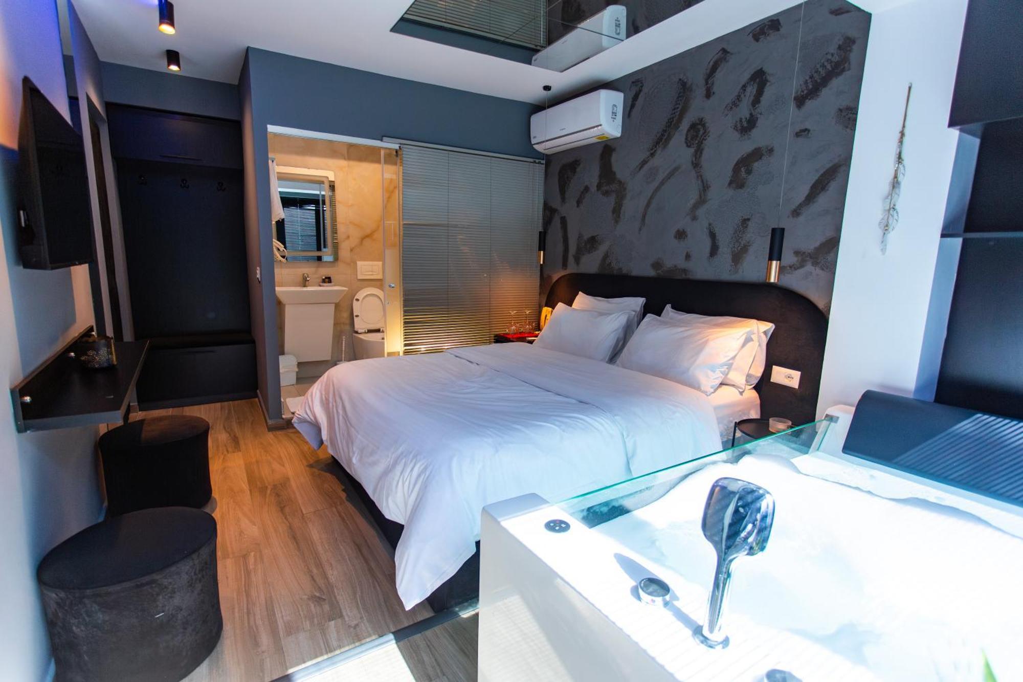 The Bubbles - Jacuzzi Hotel Tiranë Luaran gambar